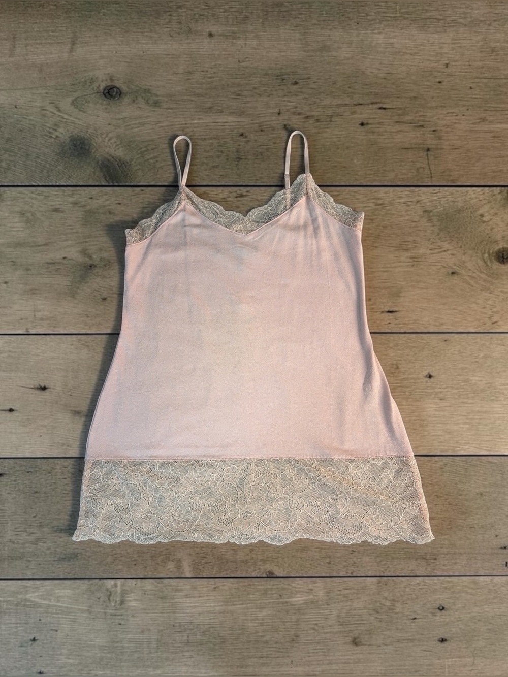 WHITE HOUSE BLACK MARKET SOFT PINK LACE TRIM CAMI LARGE